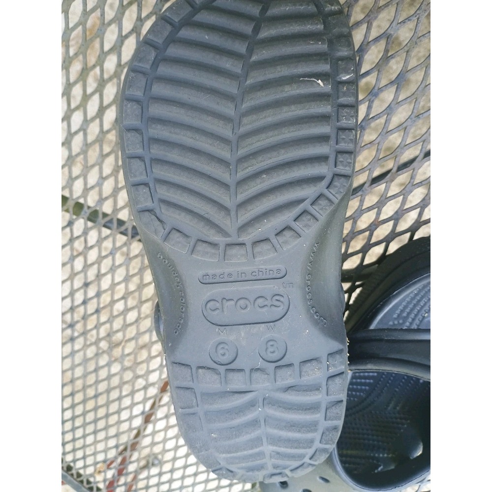 Crocs Classic Clog Slip-On Sandals Black Size US 8 Women / 6 Men - Picture 5 of 5